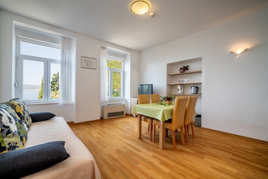 imgi_12_thalassotherapia_crikvenica_vila_lovorka_dnevni_boravak_u_apartmanu